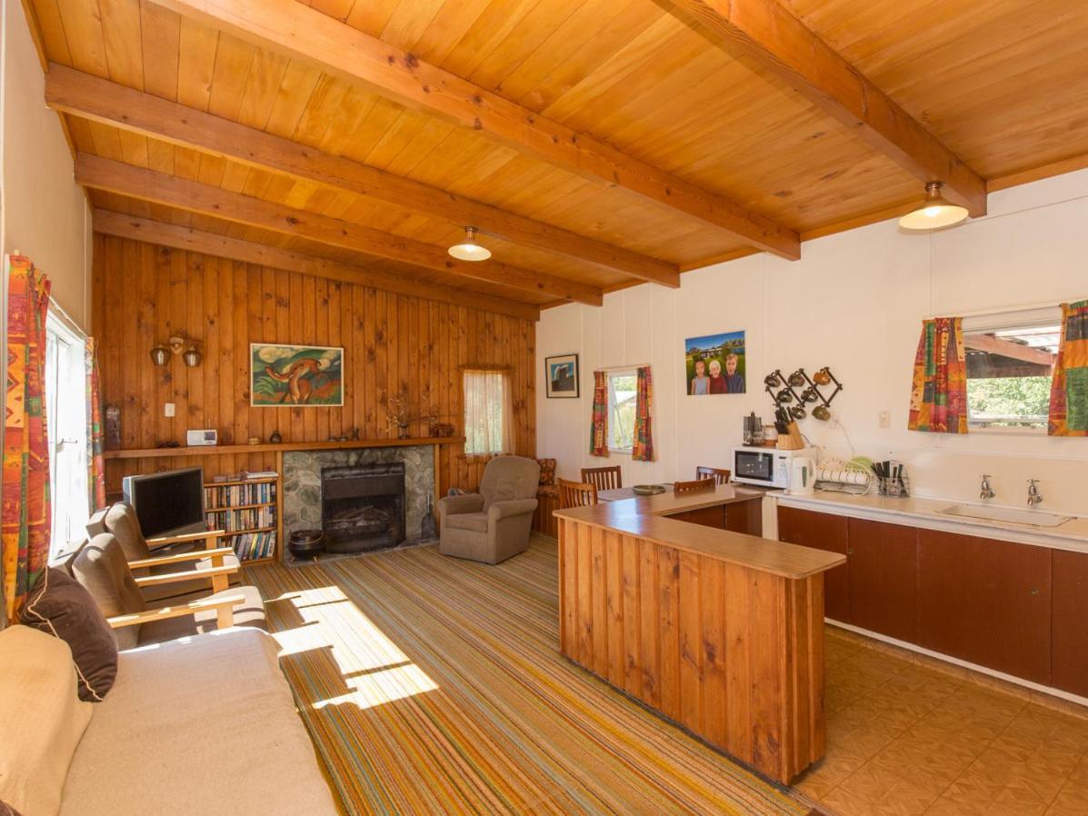 Southern Lakes Sweetie - Albert Town Bach Wanaka Exteriör bild